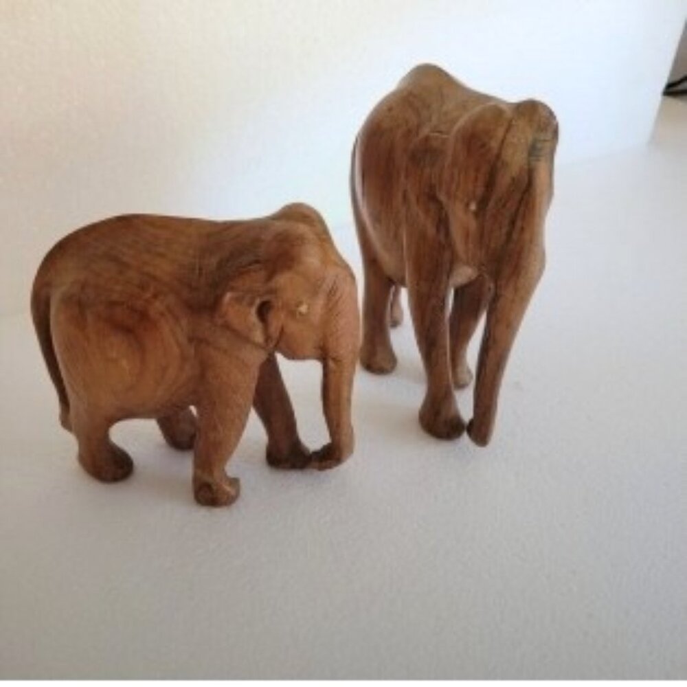 Hand Carved Wooden Elephants Figurine Vintage (2)